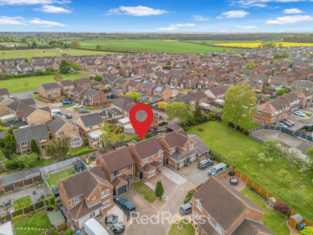 Property photo 2 of 27 5077783