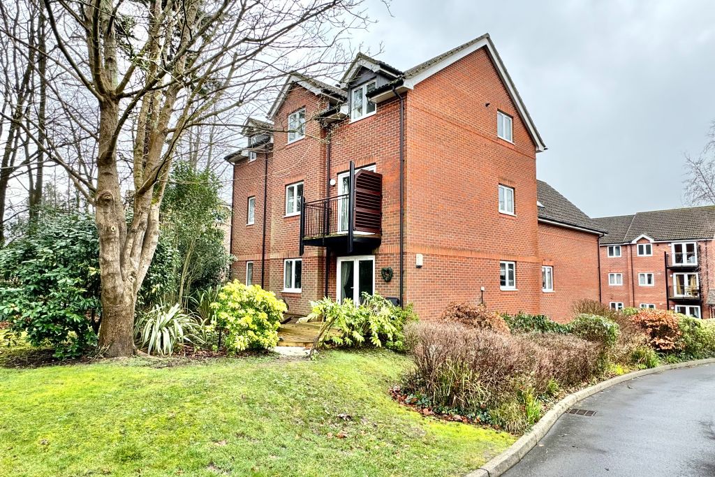 Property photo 1 of 12 Front