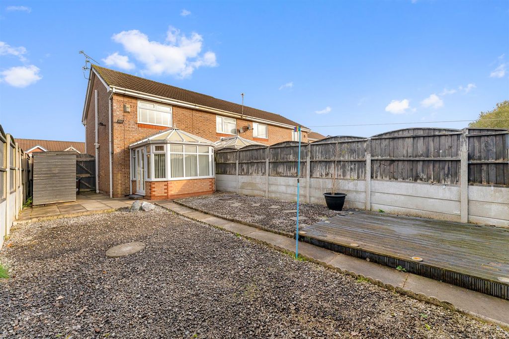 Property photo 2 of 15 59 Manorwood Garden 2.Jpg