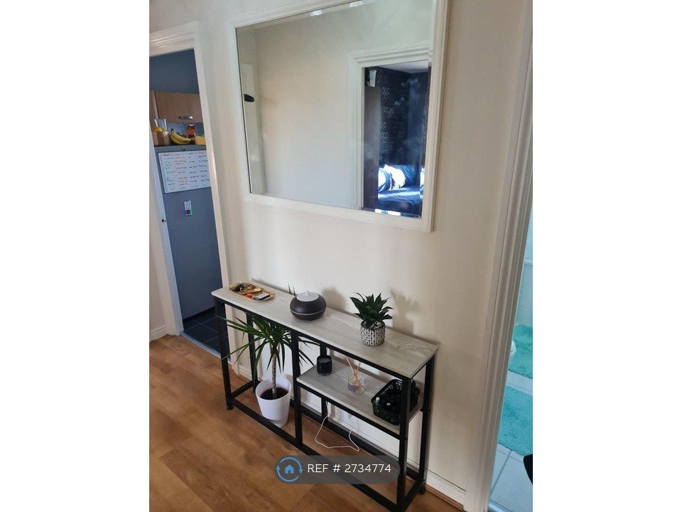 Property photo 2 of 6 Entrance