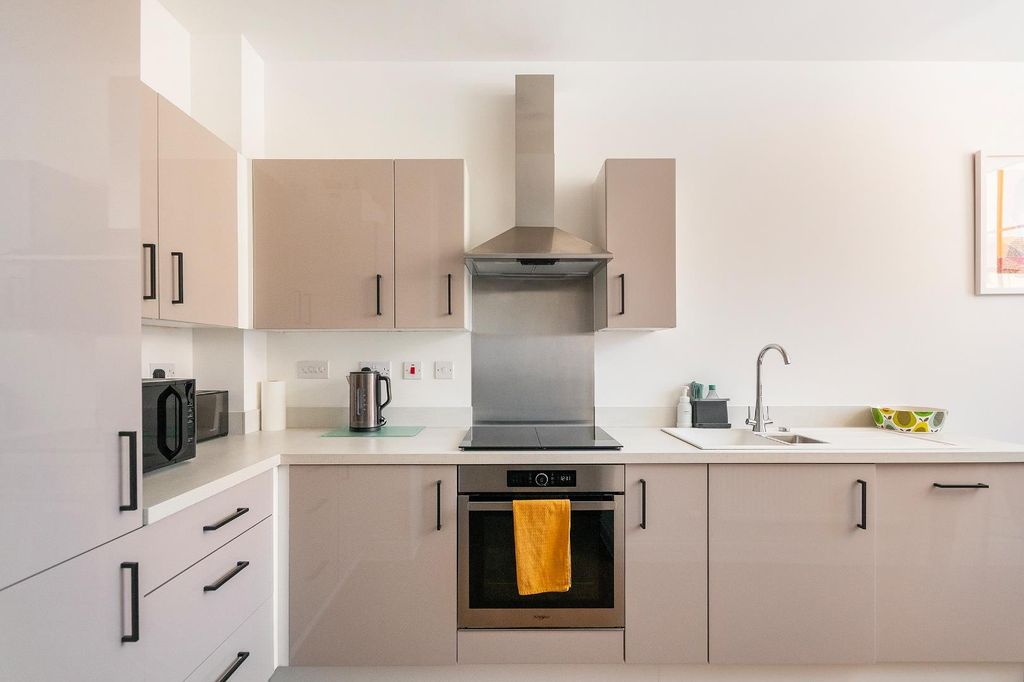 Property photo 3 of 20 7C4Hfs - Kitchen Diner D.Jpg