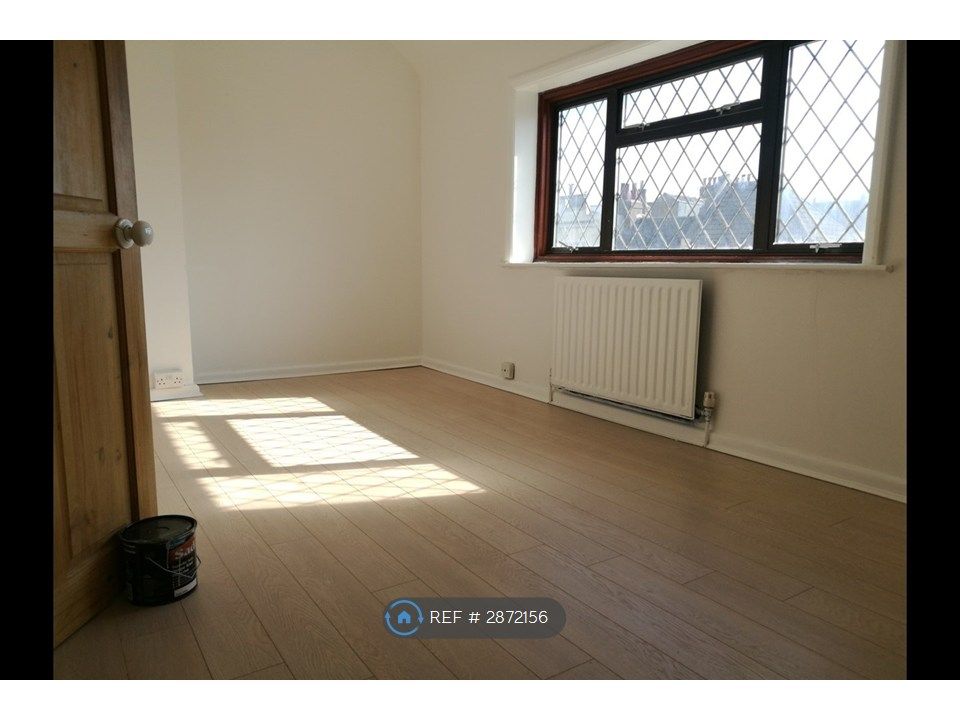 Property photo 3 of 8 Bedroom