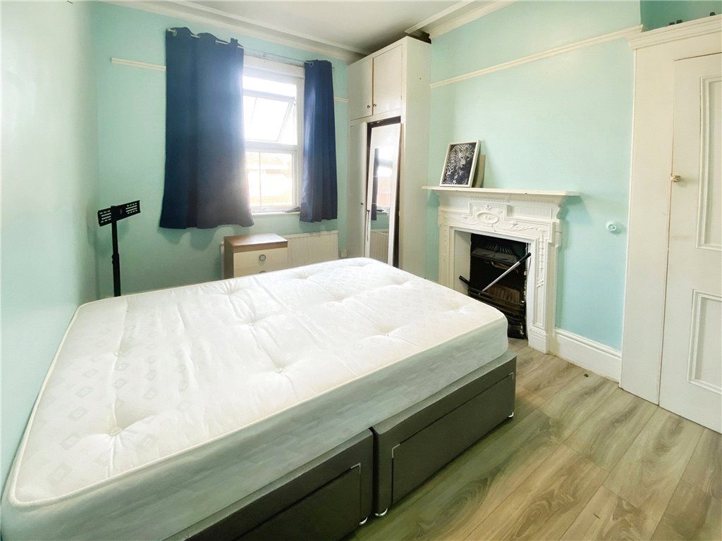 Property photo 2 of 4 Bedroom