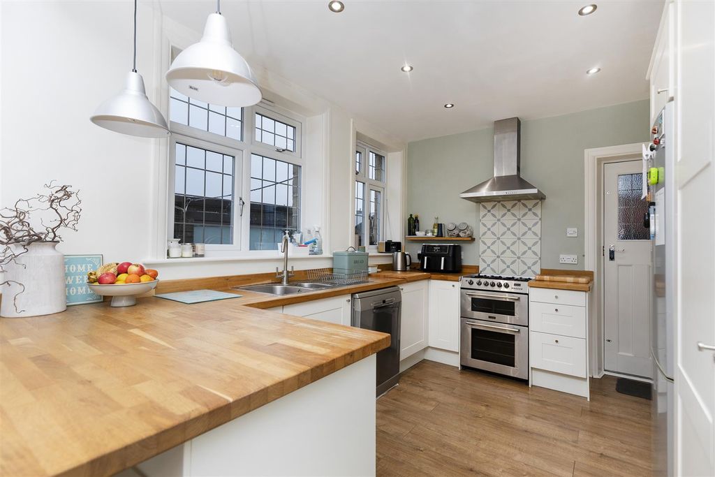 Property photo 2 of 47 Dining Kitchen