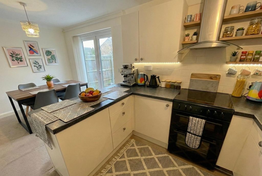 Property photo 2 of 7 Photo 1