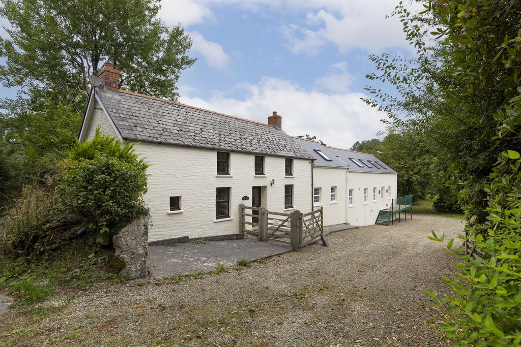 Property photo 3 of 67 Ffynnonlas-Isaf-0036.Jpg