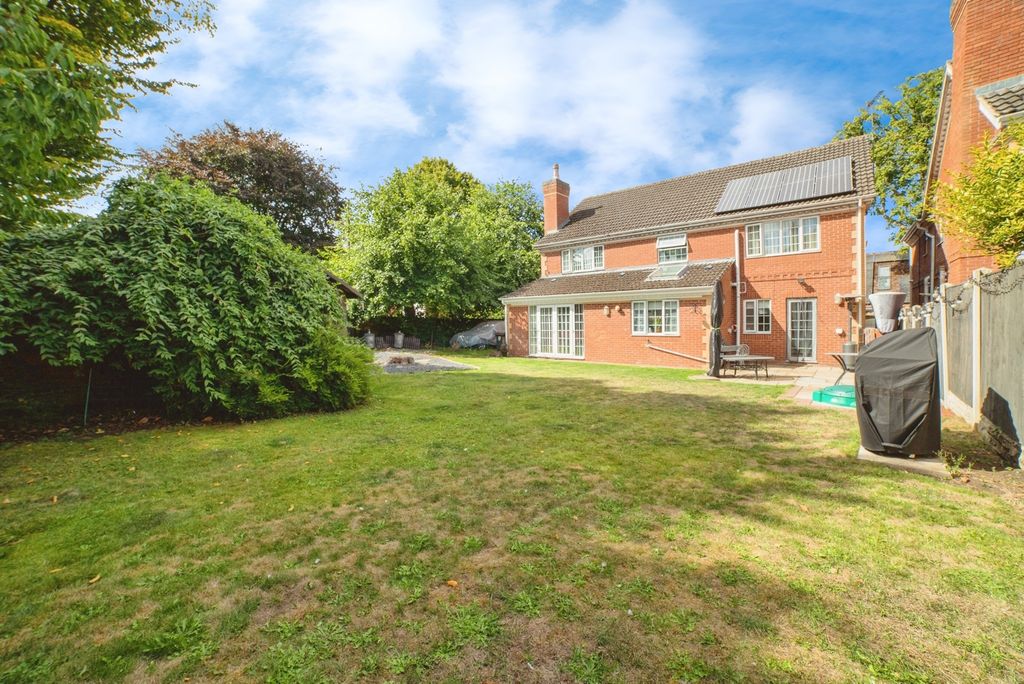 Property photo 2 of 17 Rear