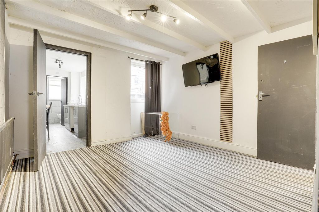 Property photo 3 of 12 06.Jpg