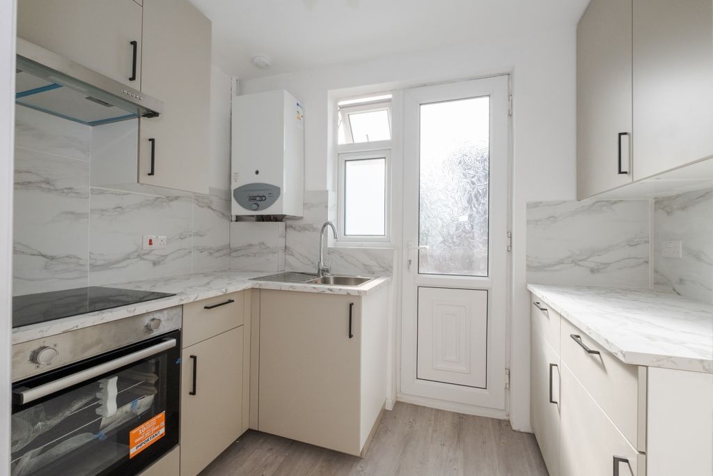 Property photo 2 of 10 Marlborough House