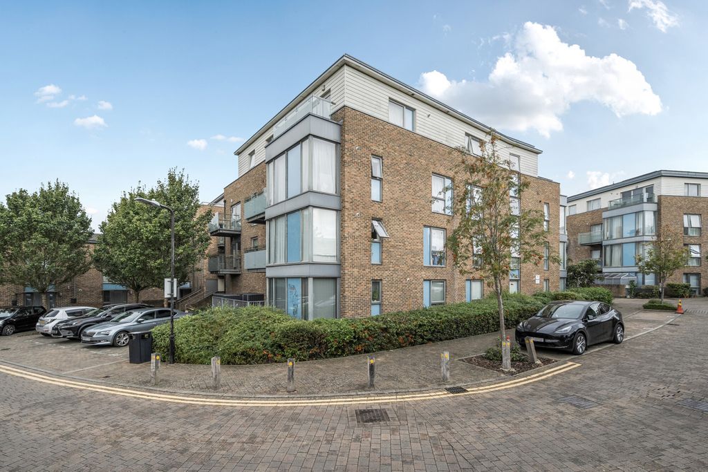 Property photo 1 of 21 1349514-1-68c13Df...