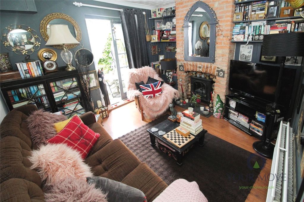 Property photo 2 of 16 Living Room