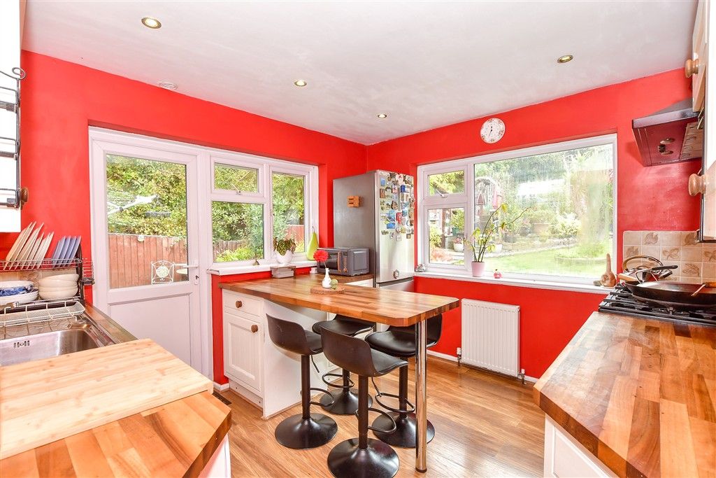 Property photo 2 of 20 Kitchen