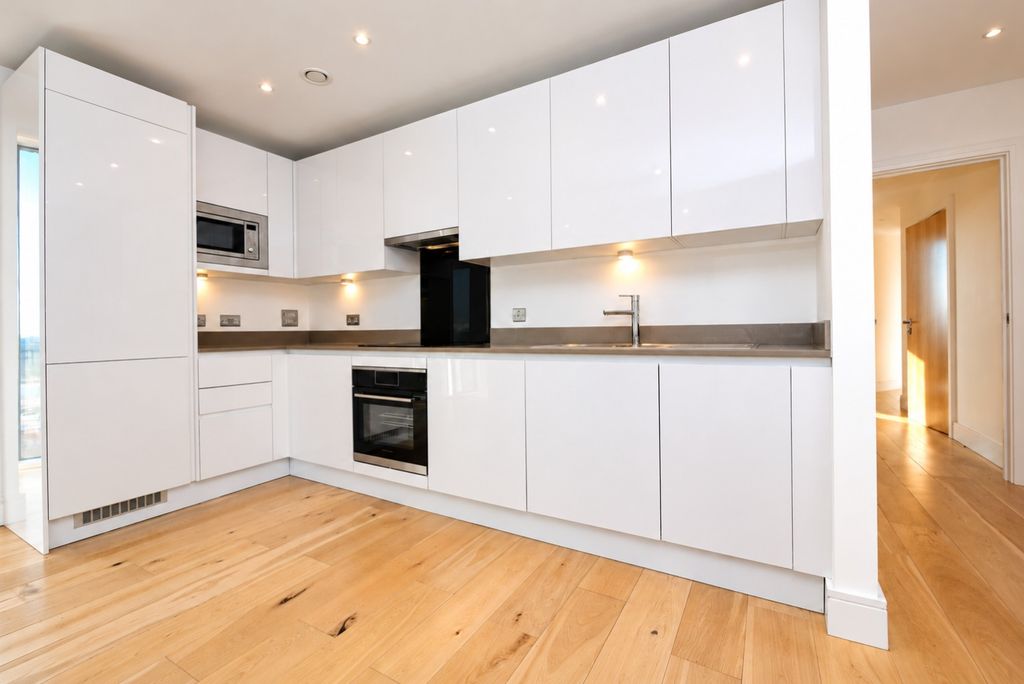 Property photo 1 of 10 842510