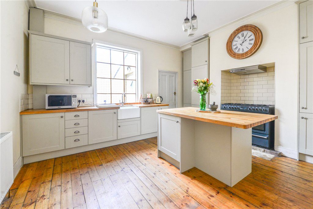 Property photo 2 of 22 Kitchen