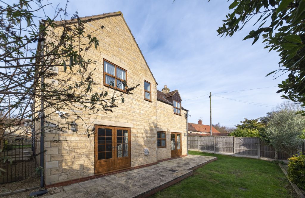 Property photo 1 of 26