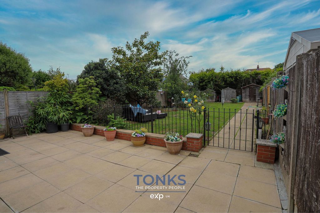 Property photo 2 of 24