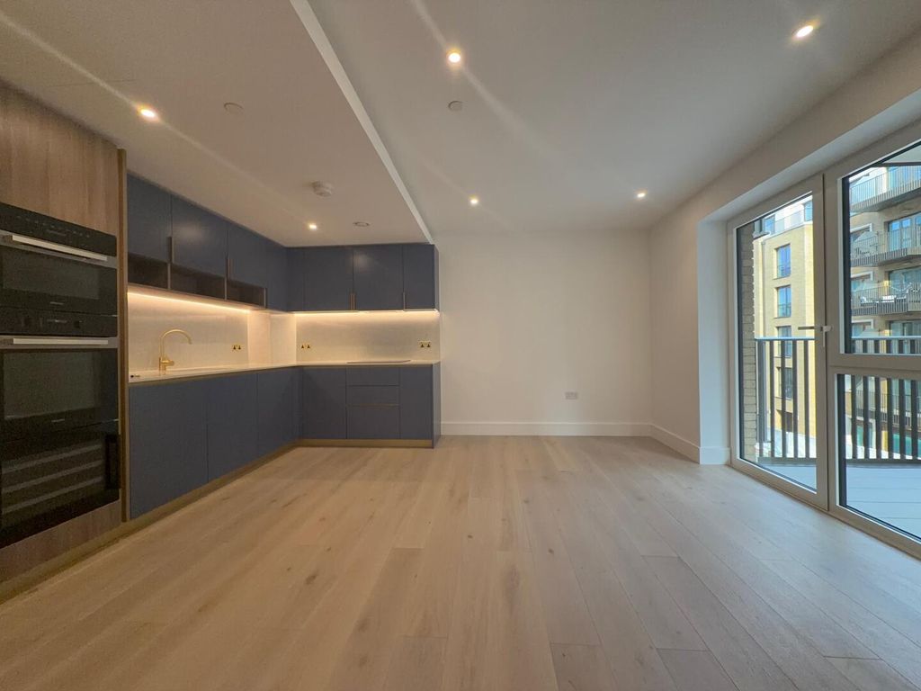 Property photo 2 of 17 Kitchen