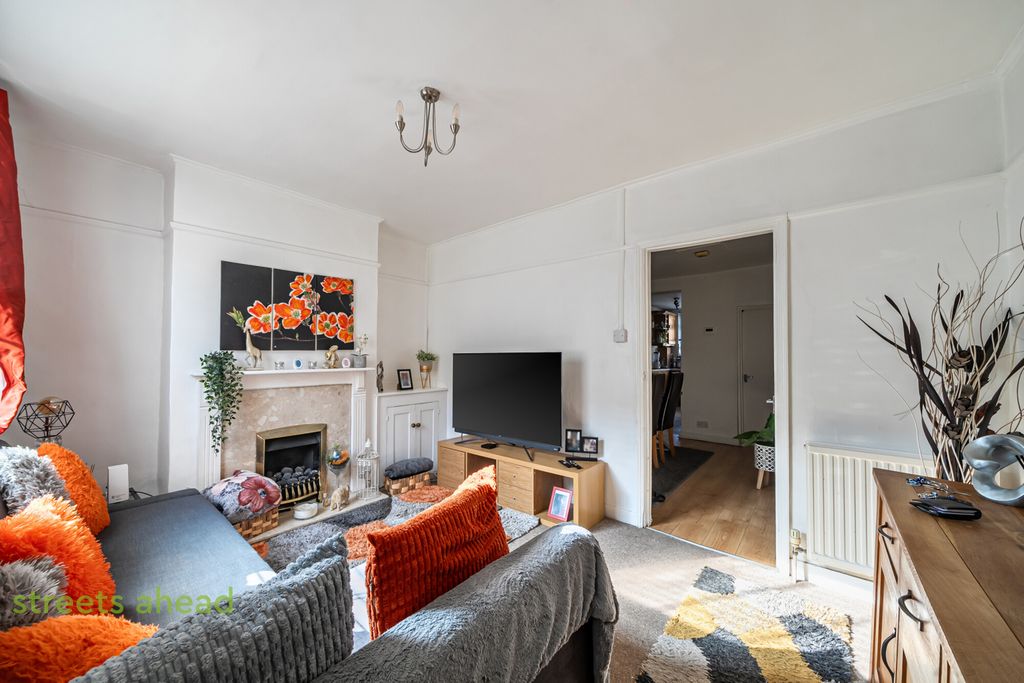 Property photo 3 of 21 A44095Aa-8d4F-4Ae...