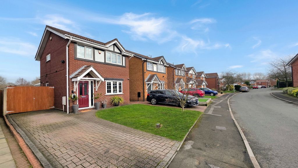 Property photo 2 of 21