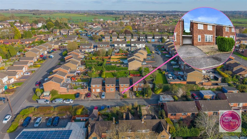 Property photo 2 of 24 Hawthorn Crescent, Stapenhill (1).Jpg