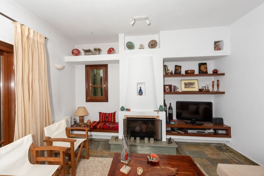 Property photo 3 of 24