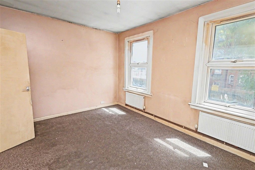 Property photo 3 of 5