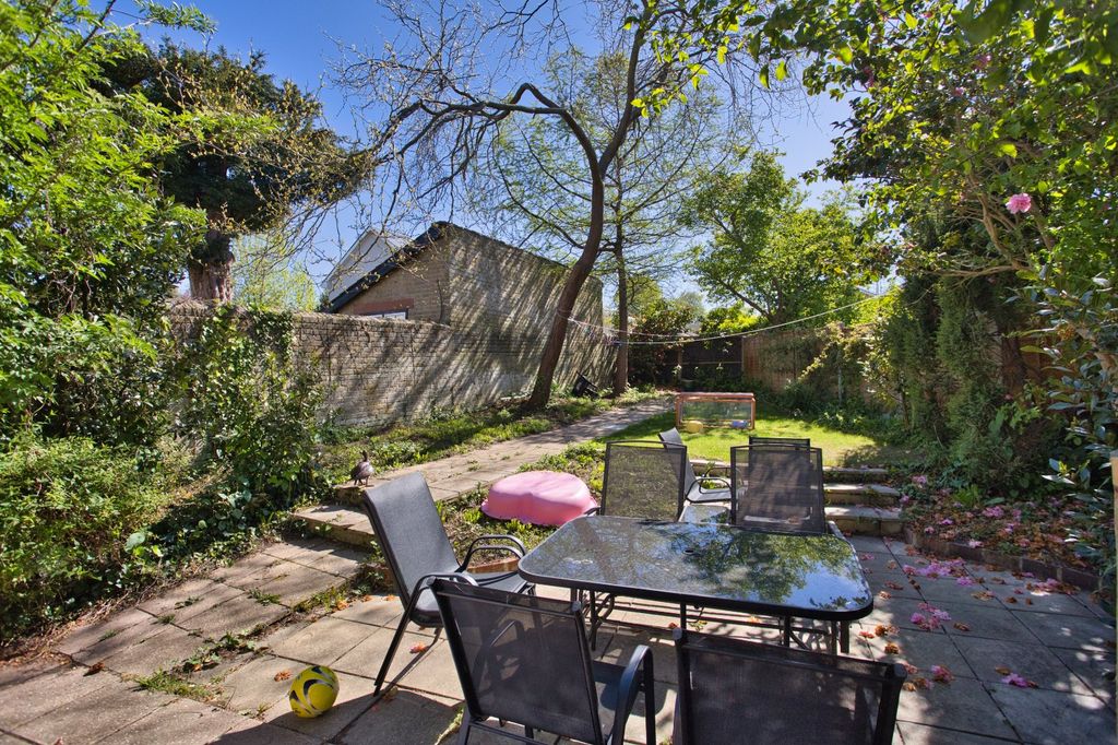 Property photo 2 of 18 Picture No. 34