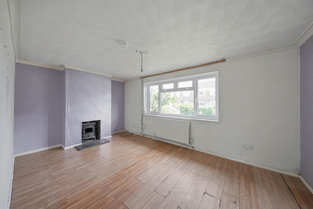 Property photo 2 of 24 156 Manor Road, Alton, Gu34 2Nz