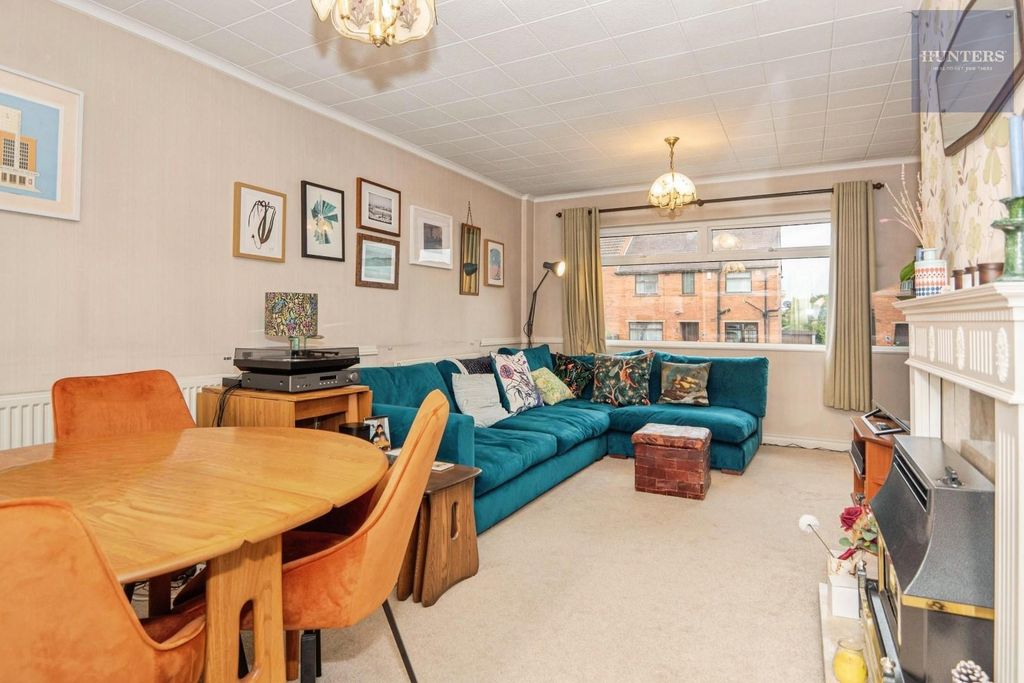 Property photo 2 of 22 Living Room