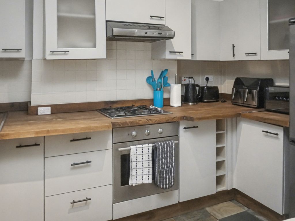 Property photo 2 of 7 20251204041121_P1080897_Bskrb