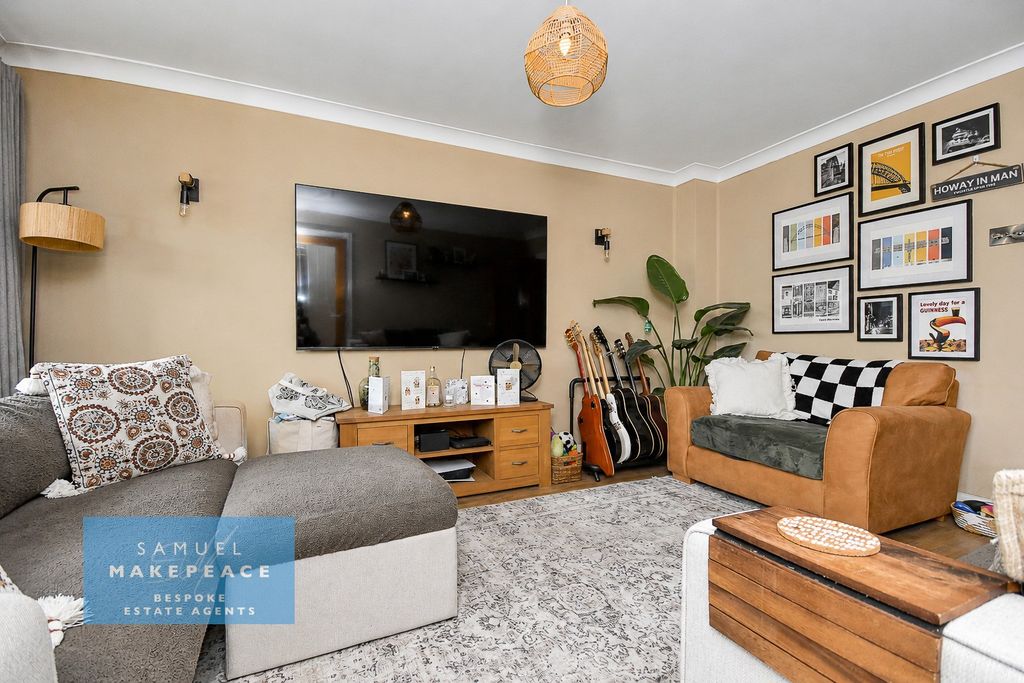 Property photo 2 of 19 Gallery