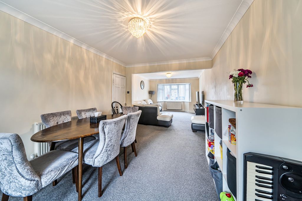 Property photo 2 of 18 1409851-16-698Dec...