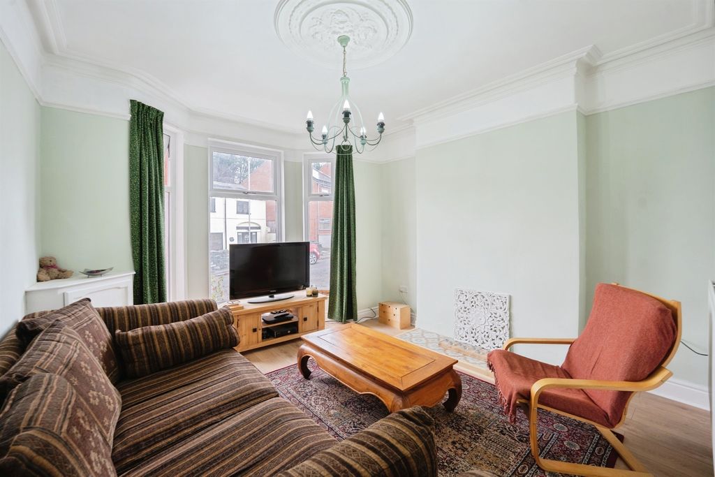 Property photo 2 of 18