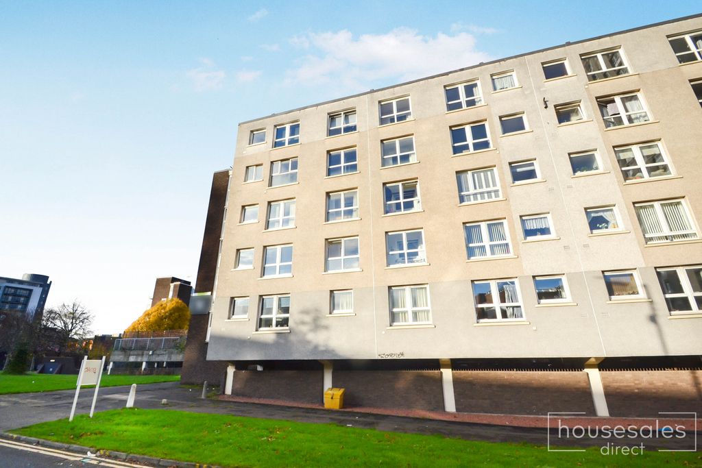 Property photo 2 of 12