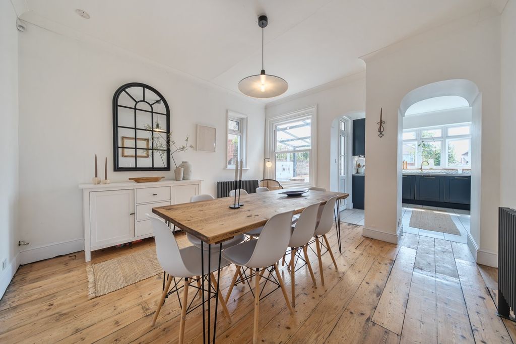 Property photo 3 of 15 Picture No. 24