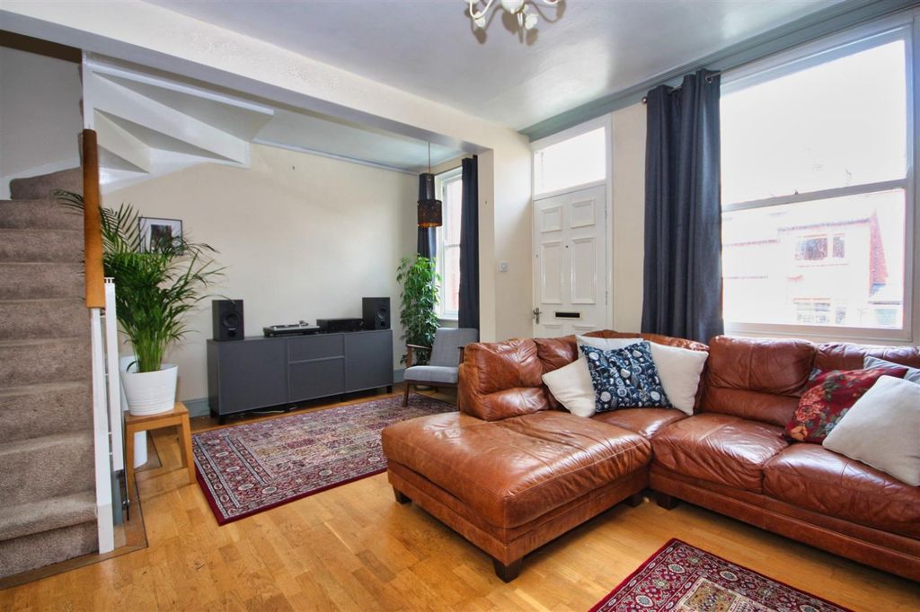 Property photo 2 of 14 Picture No. 08