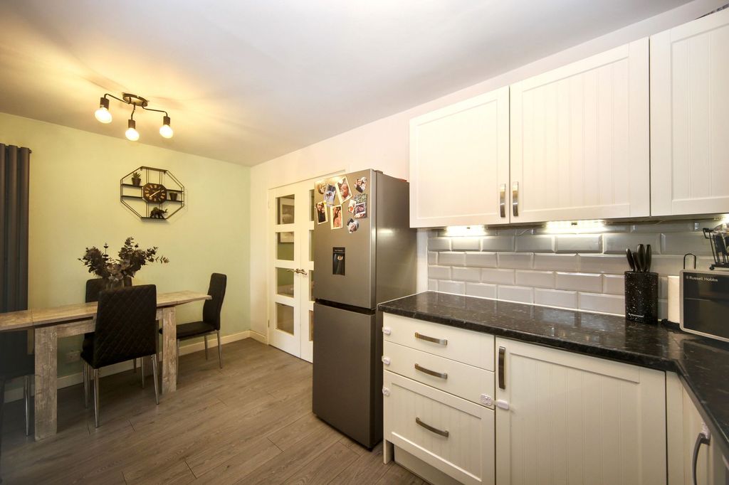 Property photo 3 of 24