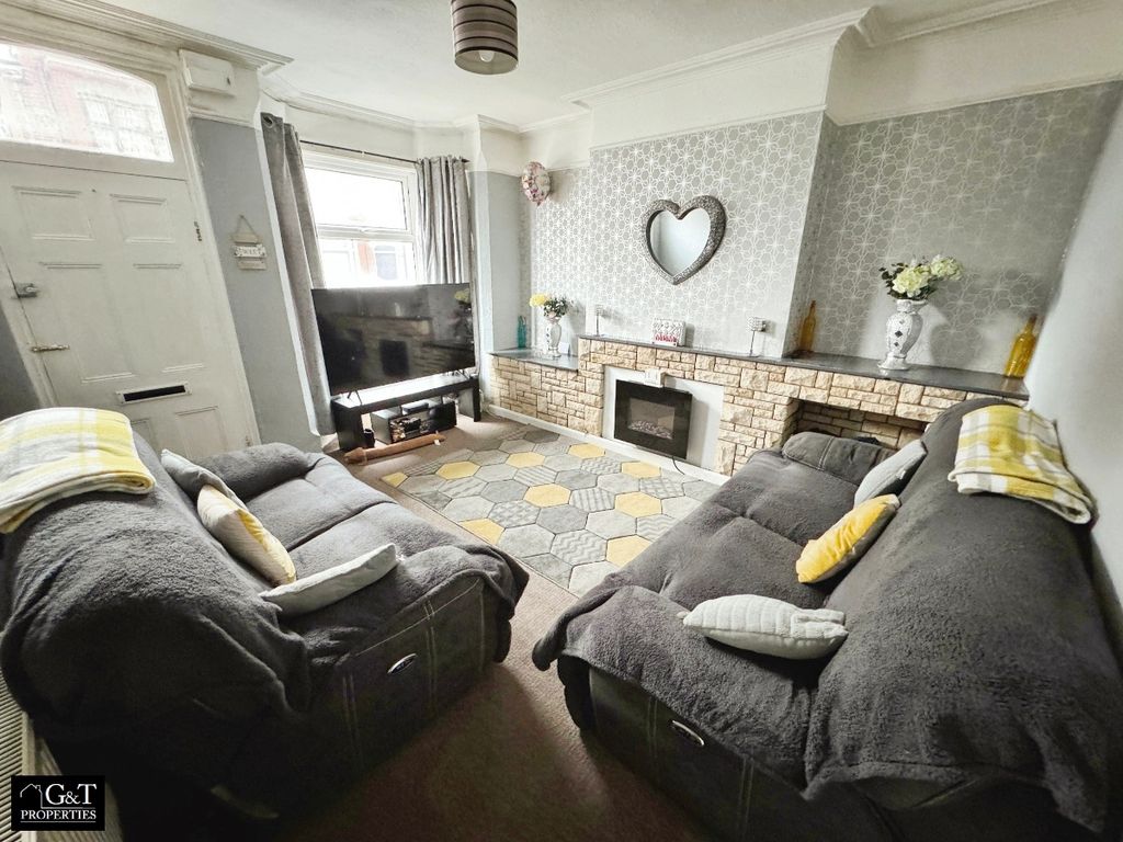 Property photo 2 of 11 Reception Room