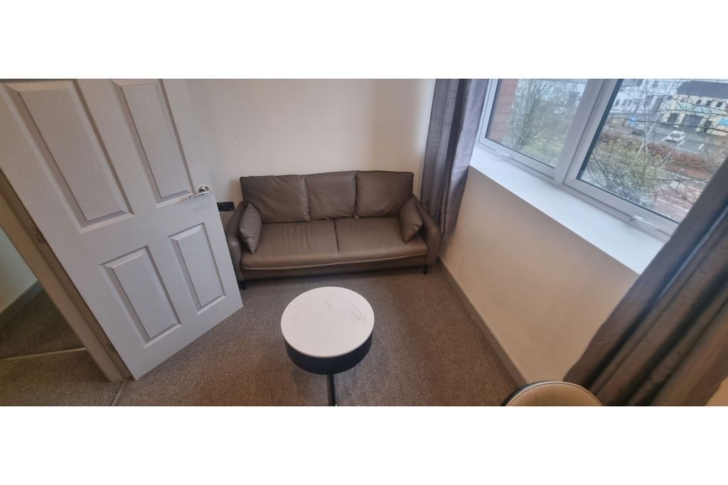 Property photo 2 of 4 Living Room