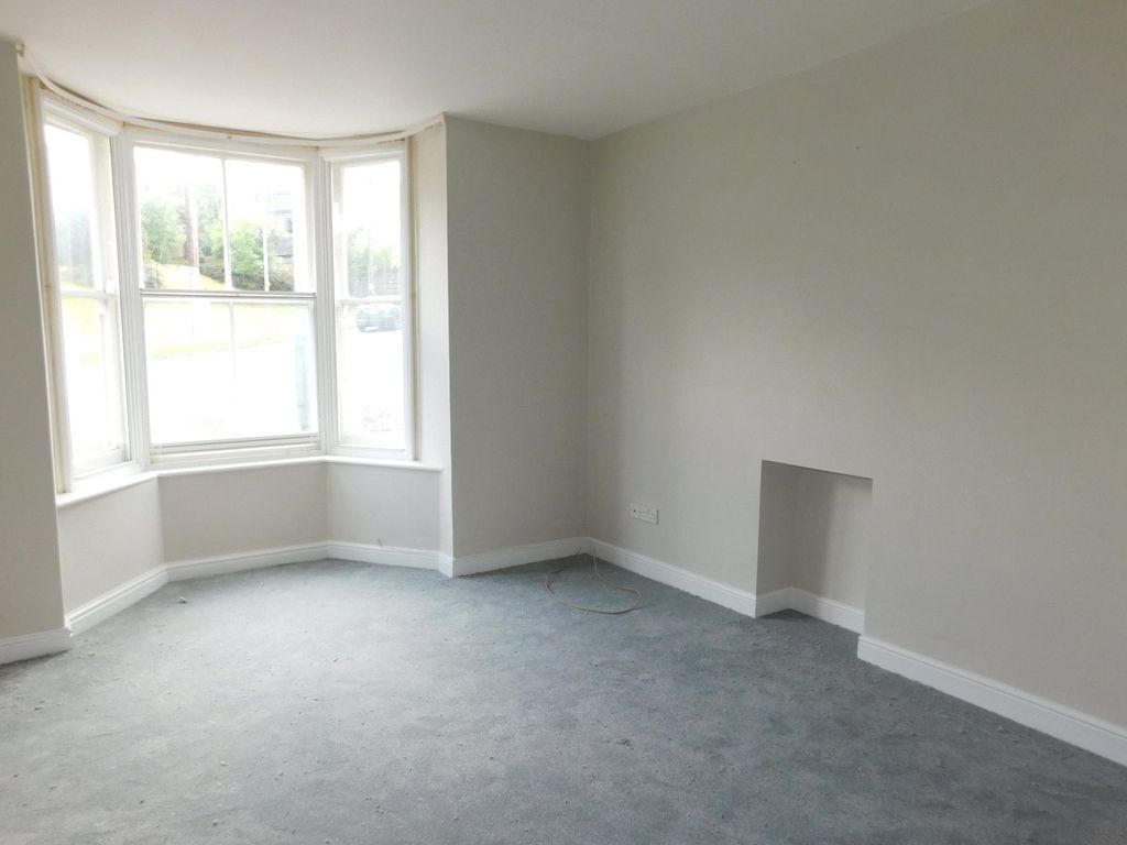 Property photo 2 of 14 Lounge