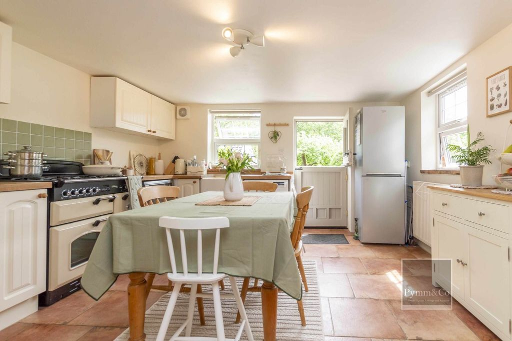 Property photo 2 of 24