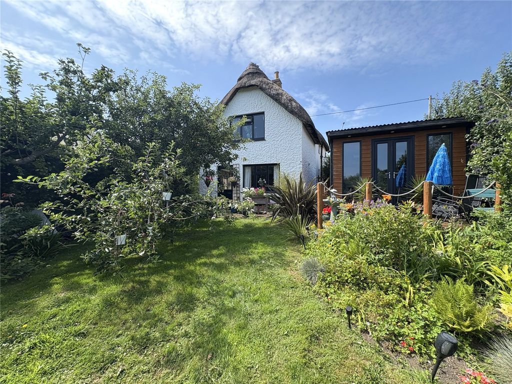 Property photo 2 of 27 Picture No. 37