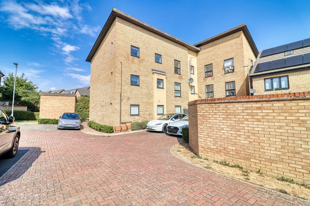 Property photo 1 of 11 Outside