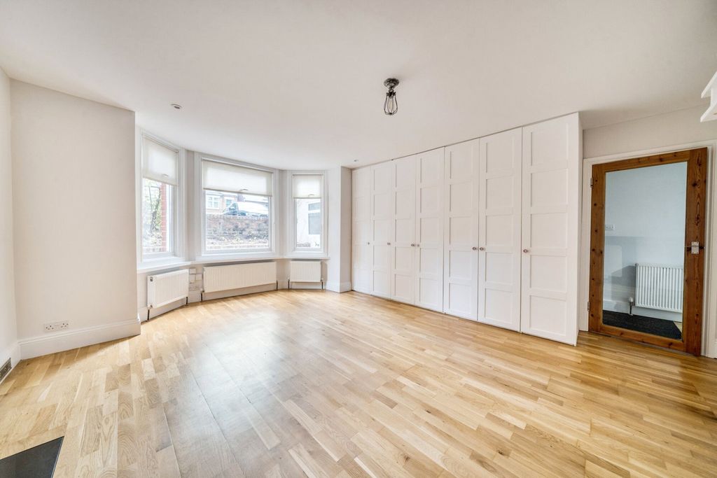 Property photo 1 of 13 1345628-13-68Aeea...