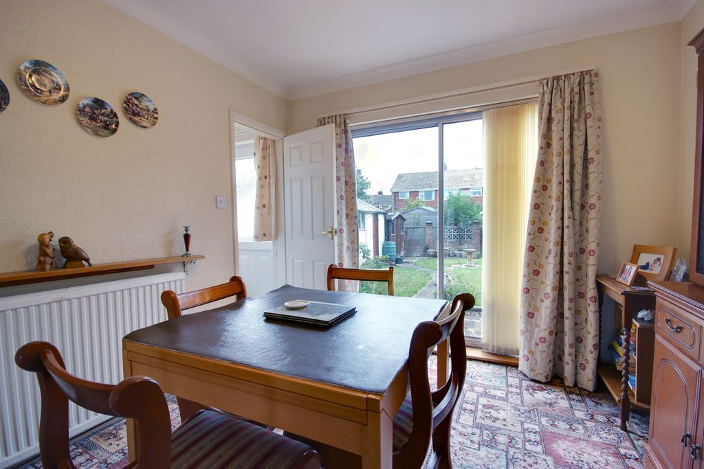 Property photo 3 of 15 1 D Room A