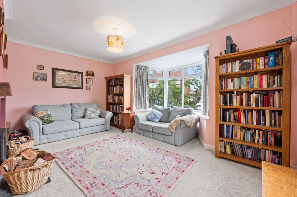 Property photo 2 of 25