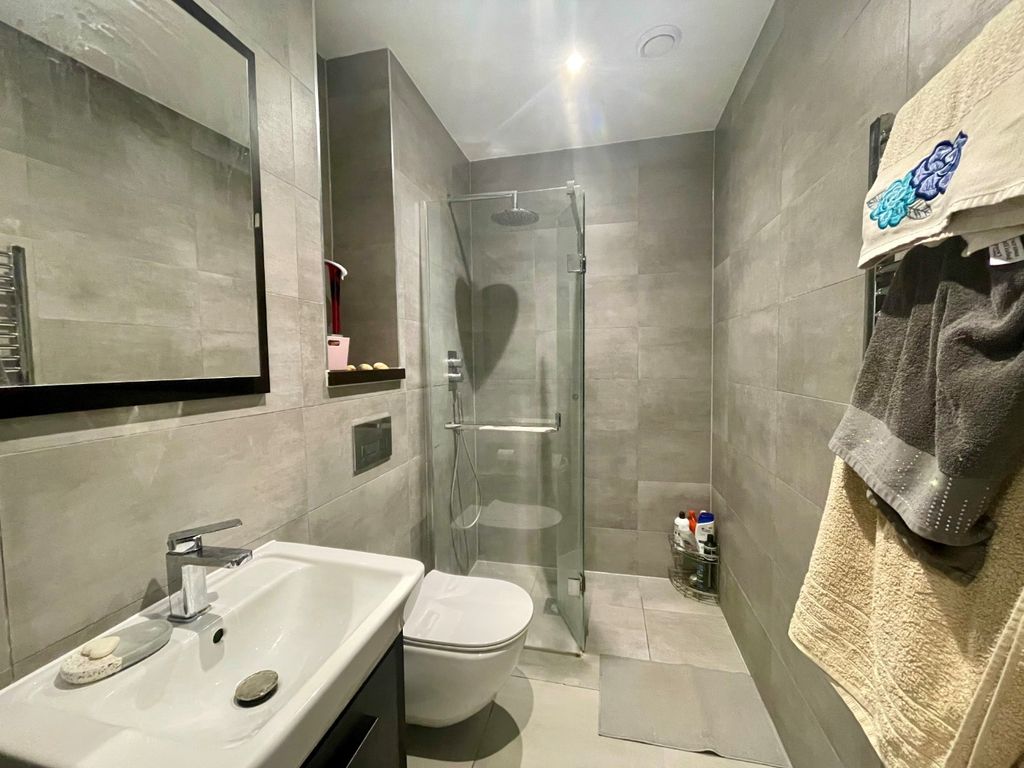 Property photo 3 of 6 4425692
