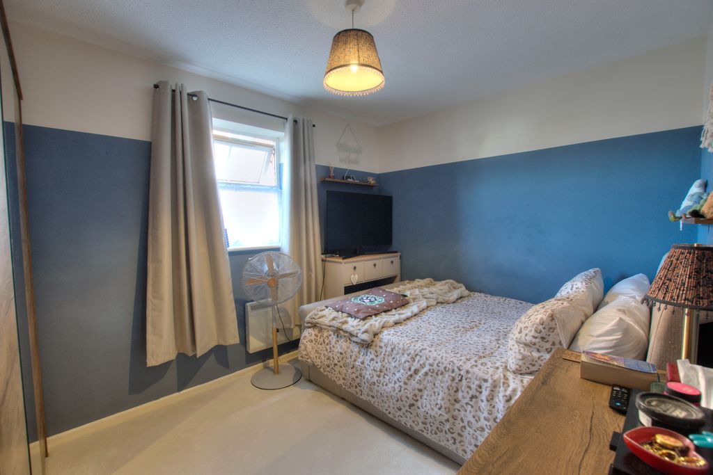 Property photo 3 of 12 3