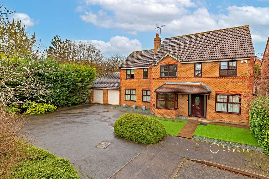 Property photo 1 of 44