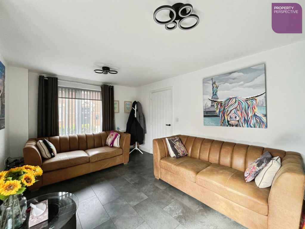 Property photo 3 of 15 Living Room